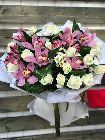Букет цветов из: Розы и Хризантемы в Эдиссии