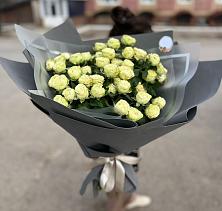 Букет Белые кустовые розы Солинеро в Эдиссии